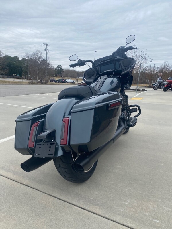 2025 Harley-Davidson Road Glide Iron Horse Metallic - Black Finish - Photo 6