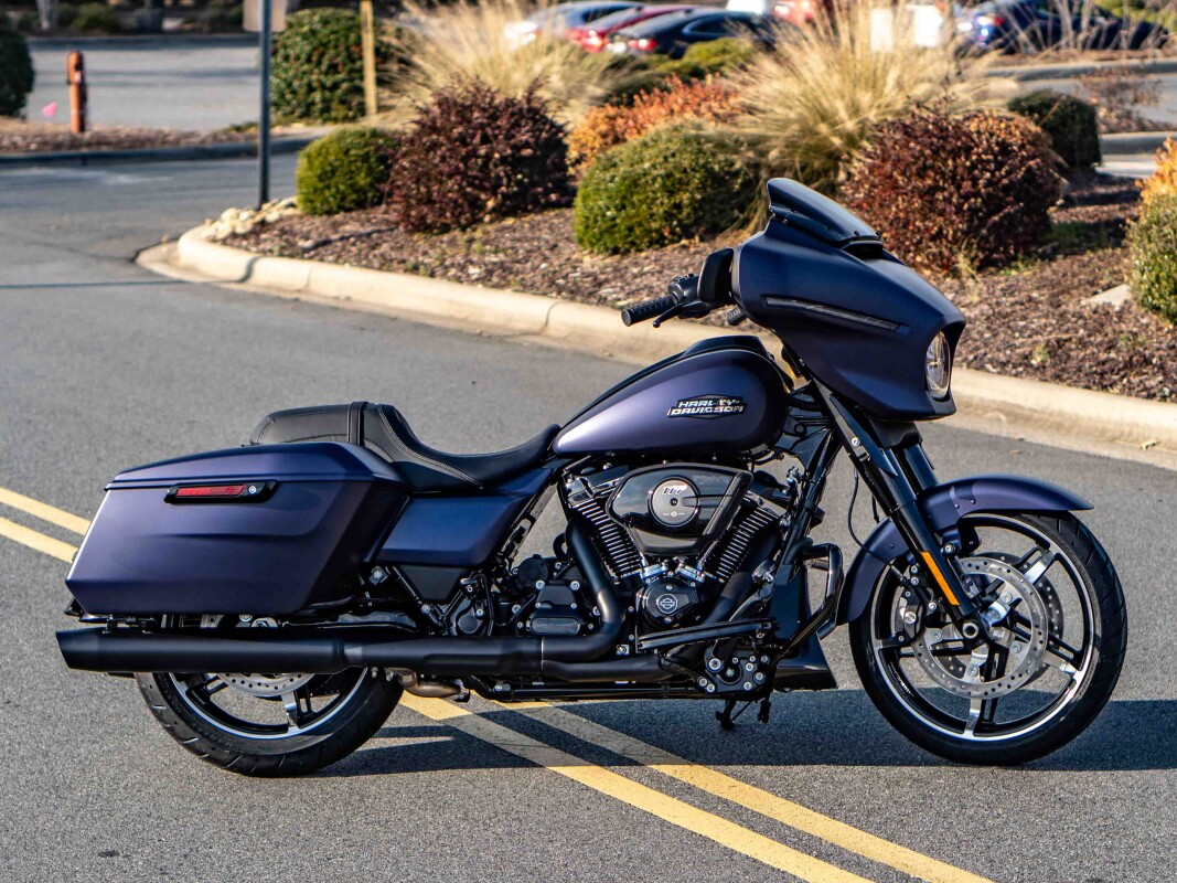 FLHX 2025 Street Glide - Photo 5