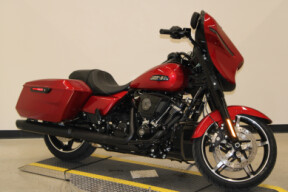 2025 Harley-Davidson Street Glide Grand American Touring FLHX thumb 2