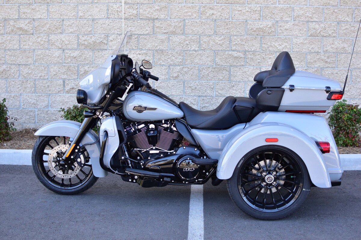 2025 Harley-Davidson Tri Glide Ultra FLHTCUTG - Photo 5
