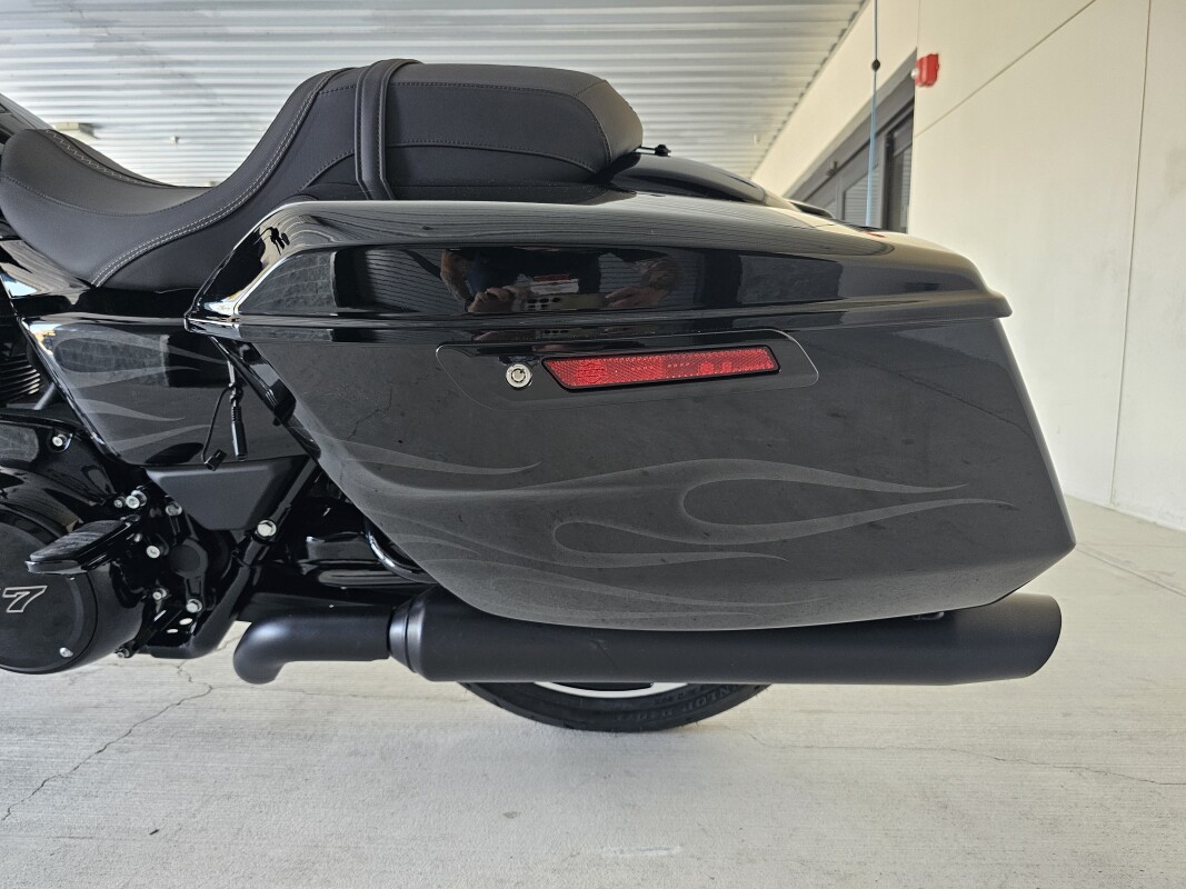 2025 Harley-Davidson Road Glide - Photo 10