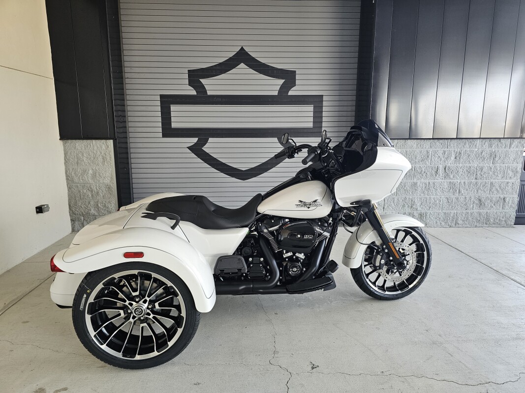 2025 Harley-Davidson<sup>®</sup> Road Glide<sup>®</sup> 3