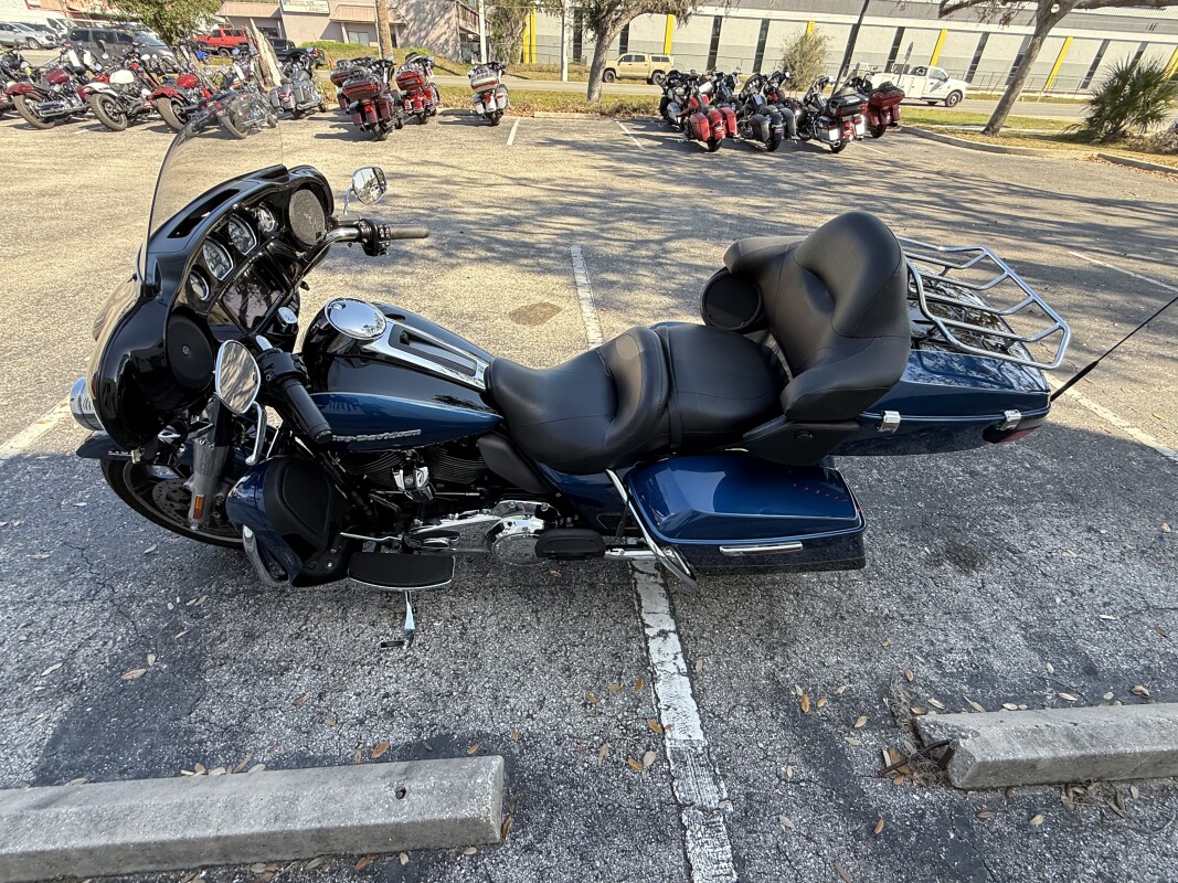 FLHTK 2022 Ultra Limited - Photo 5