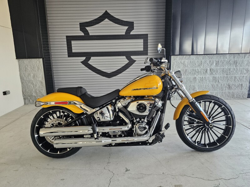 2025 Harley-Davidson<sup>®</sup> Breakout<sup>®</sup>