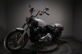2024 Softail® Standard (FXST) thumb 2