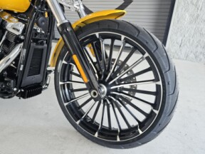 2025 Harley-Davidson<sup>®</sup> Breakout<sup>®</sup> thumb 1