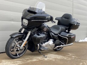 2025 Harley-Davidson<sup>®</sup> Street Glide® Ultra Vivid Black thumb 0