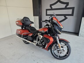 2025 Harley-Davidson<sup>®</sup> Street Glide® Ultra thumb 2