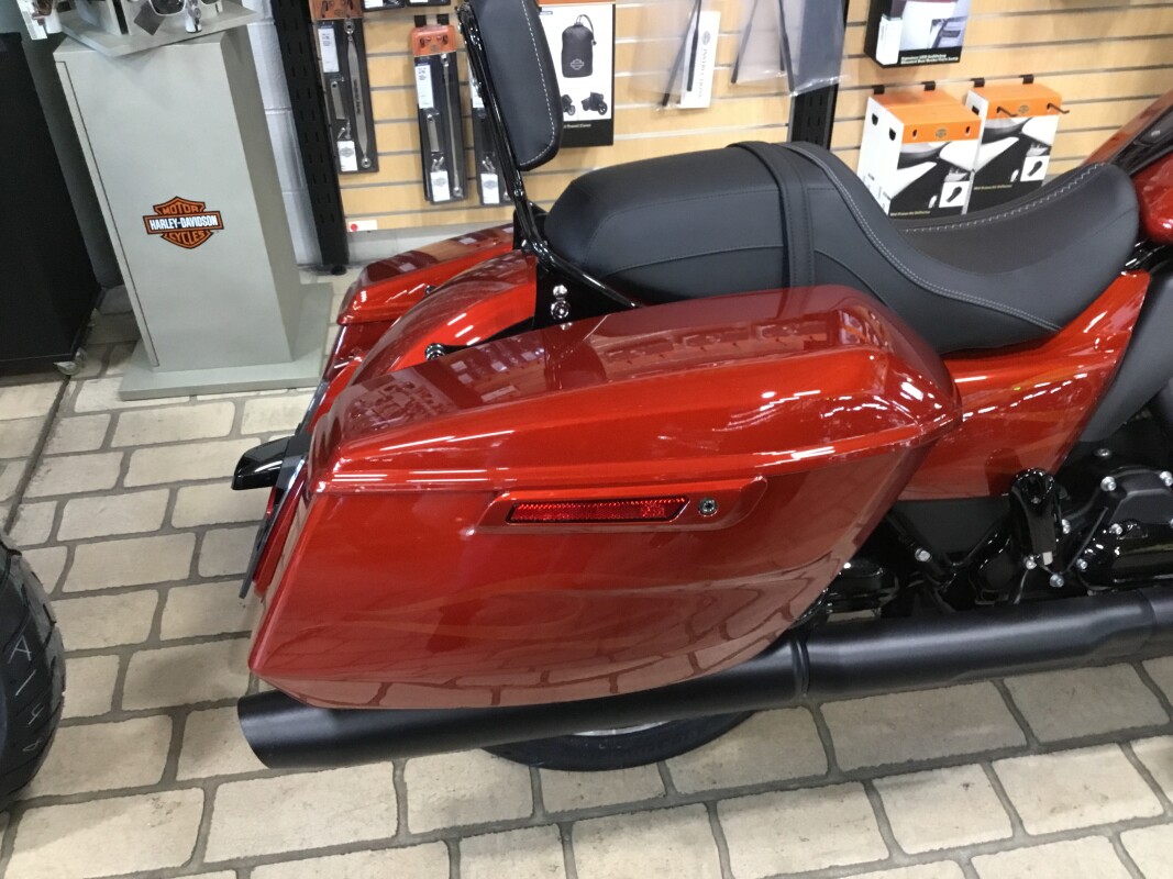 2025 Harley-Davidson Road Glide Whiskey Firestorm - Black Finish - Photo 5