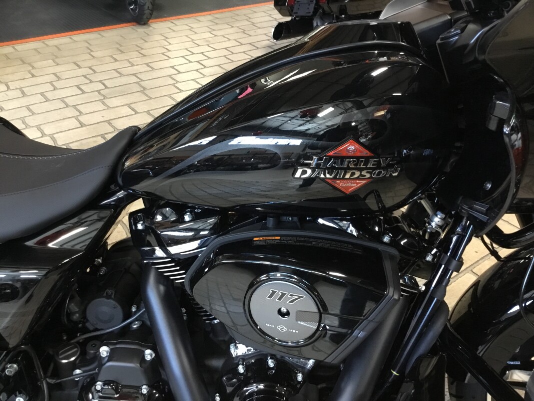 2025 Harley-Davidson Road Glide Midnight Firestorm - Black Finish - Photo 2