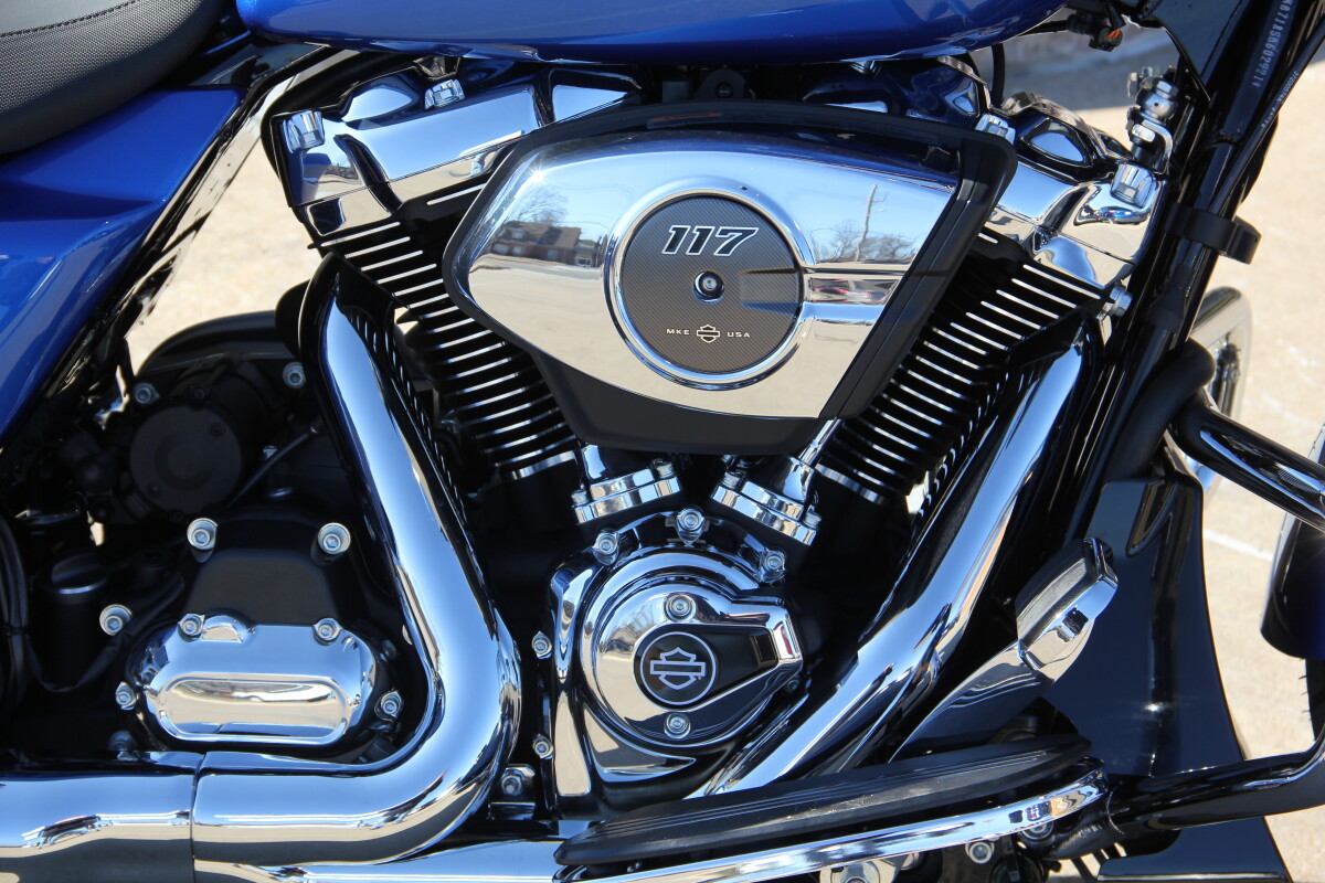 2025 Harley-Davidson Street Glide Blue Burst - Photo 10