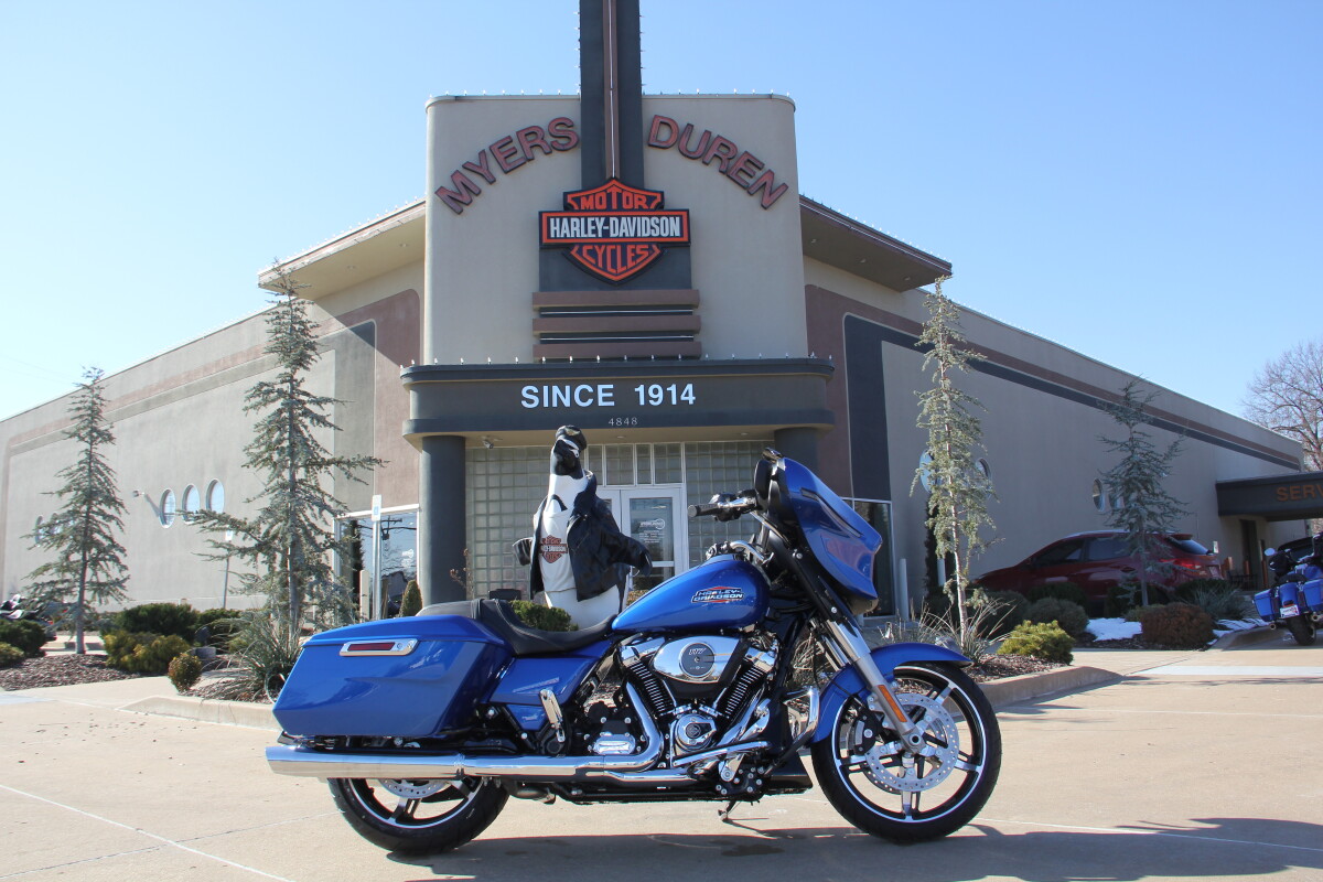 2025 Harley-Davidson Street Glide Blue Burst