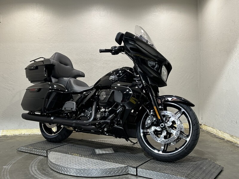 Harley-Davidson Street Glide 2025 FLHX 84548790 VIVID BLACK W/ PINSTRIPE - Photo 2