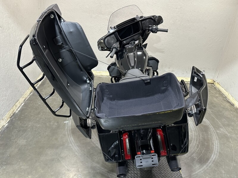 Harley-Davidson Street Glide 2025 FLHX 84548790 VIVID BLACK W/ PINSTRIPE - Photo 9