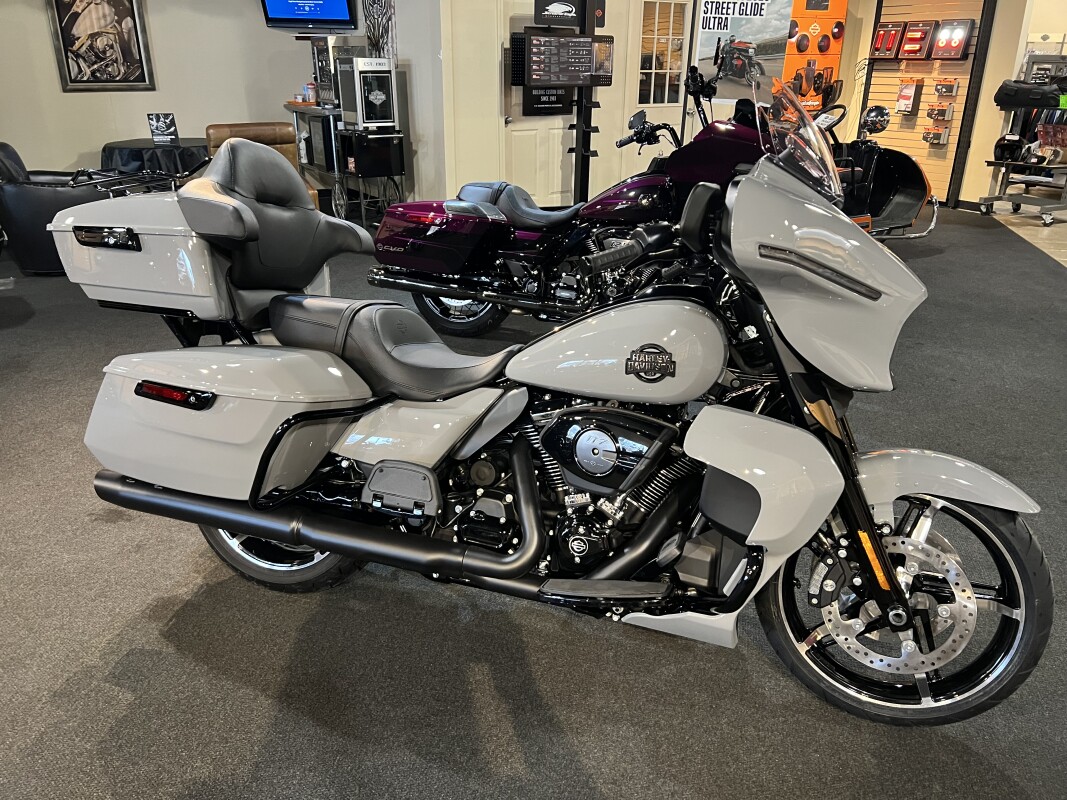 FLHXU 2025 Street Glide Ultra
