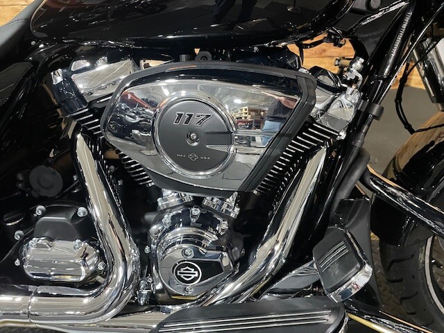 Harley-Davidson Street Glide 2025 FLHX VIVID BLACK - Photo 2