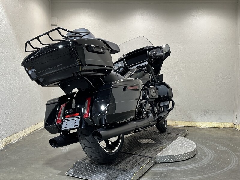 Harley-Davidson Street Glide 2025 FLHX 84548790 VIVID BLACK W/ PINSTRIPE - Photo 3
