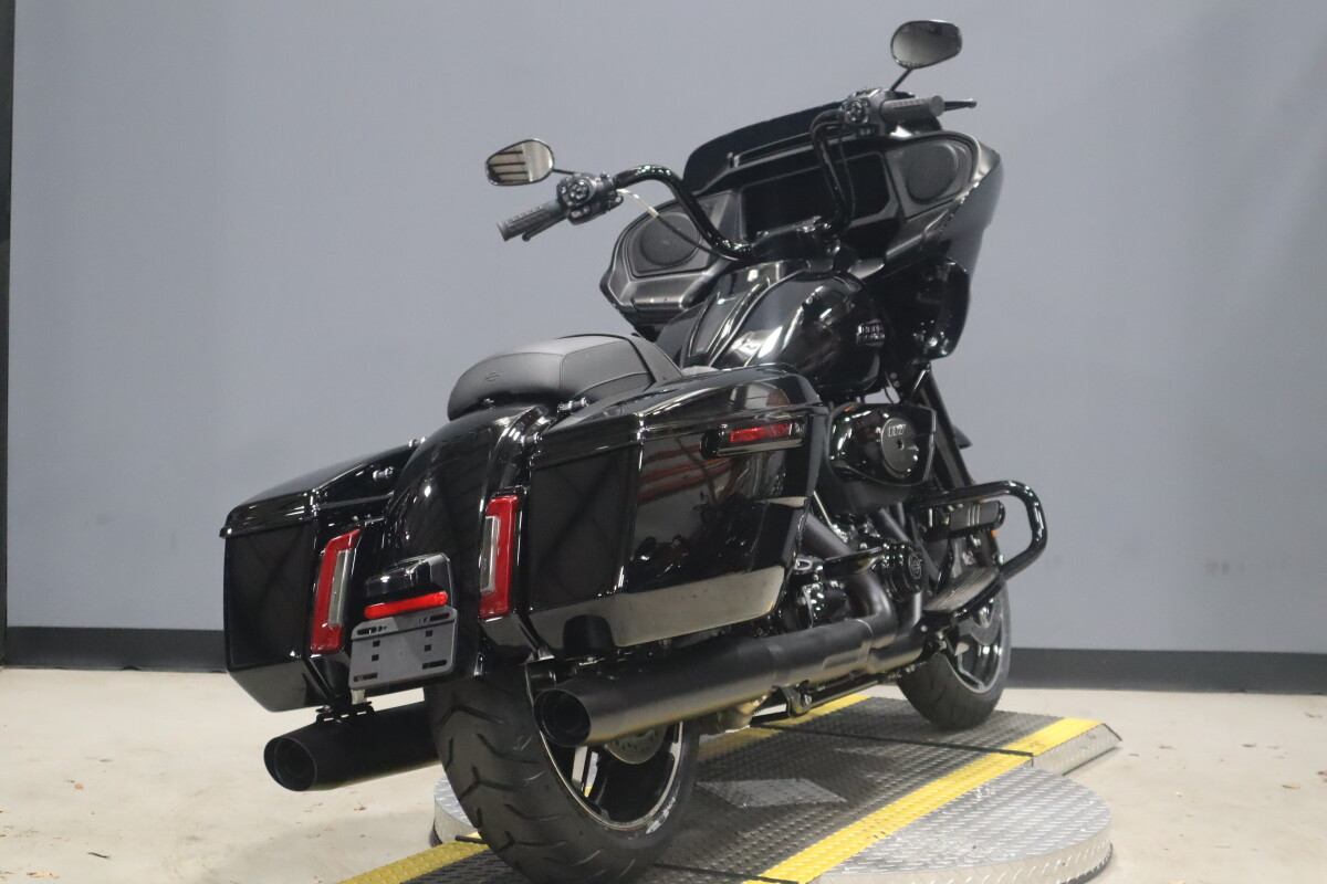 2025 Harley-Davidson Road Glide FLTRX - Photo 4