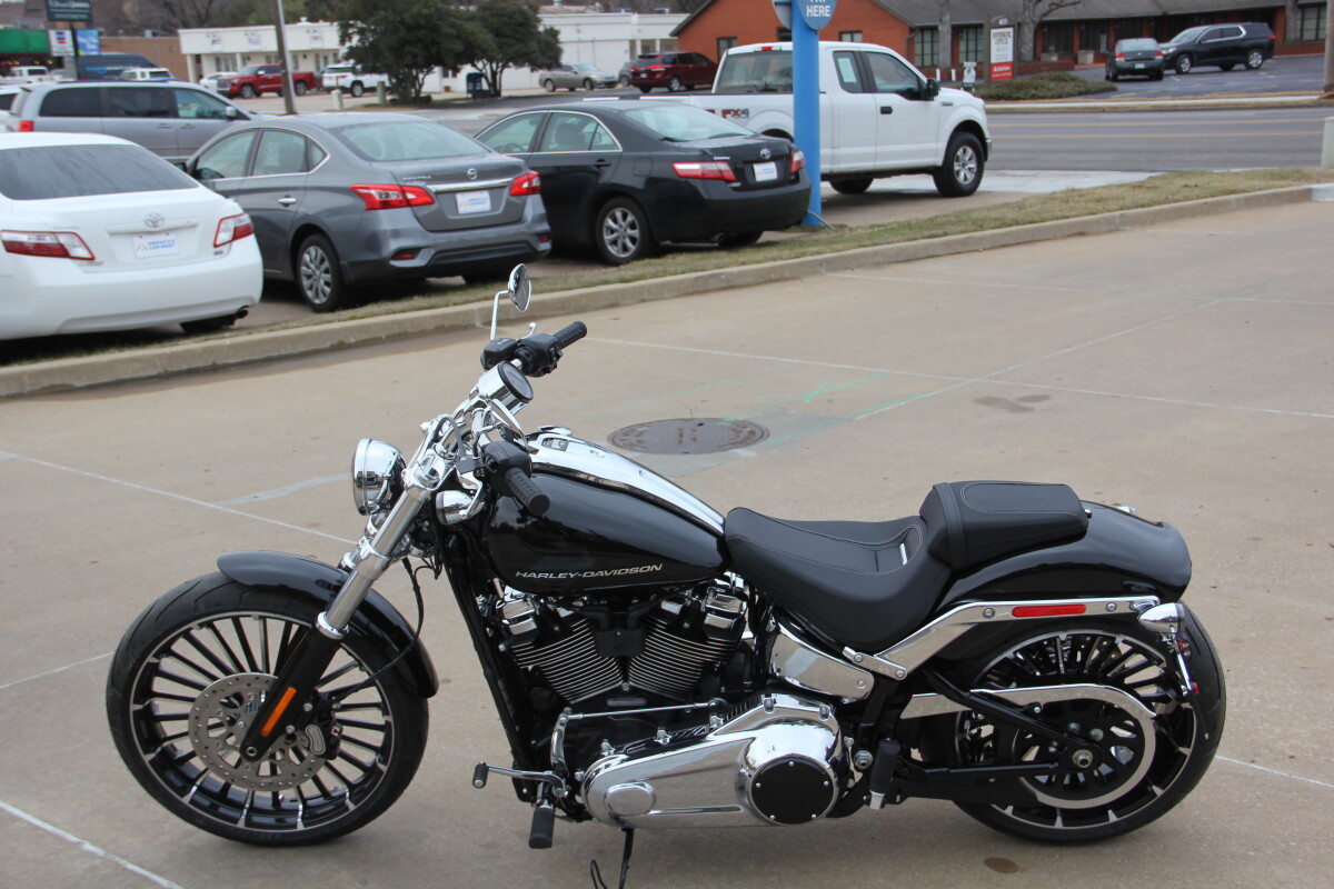 2025 Harley-Davidson Breakout Vivid Black - Photo 3