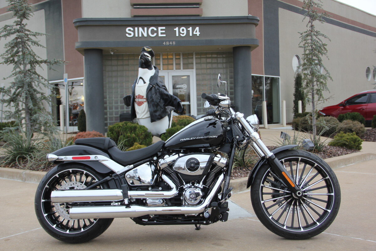 2025 Harley-Davidson Breakout Vivid Black - Photo 2
