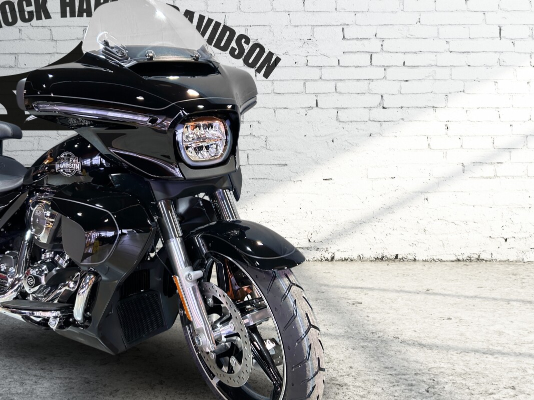 2025 Harley-Davidson Street Glide Ultra Vivid Black - Photo 3