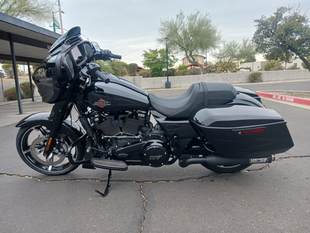 FLHX 2025 Street Glide - Photo 4