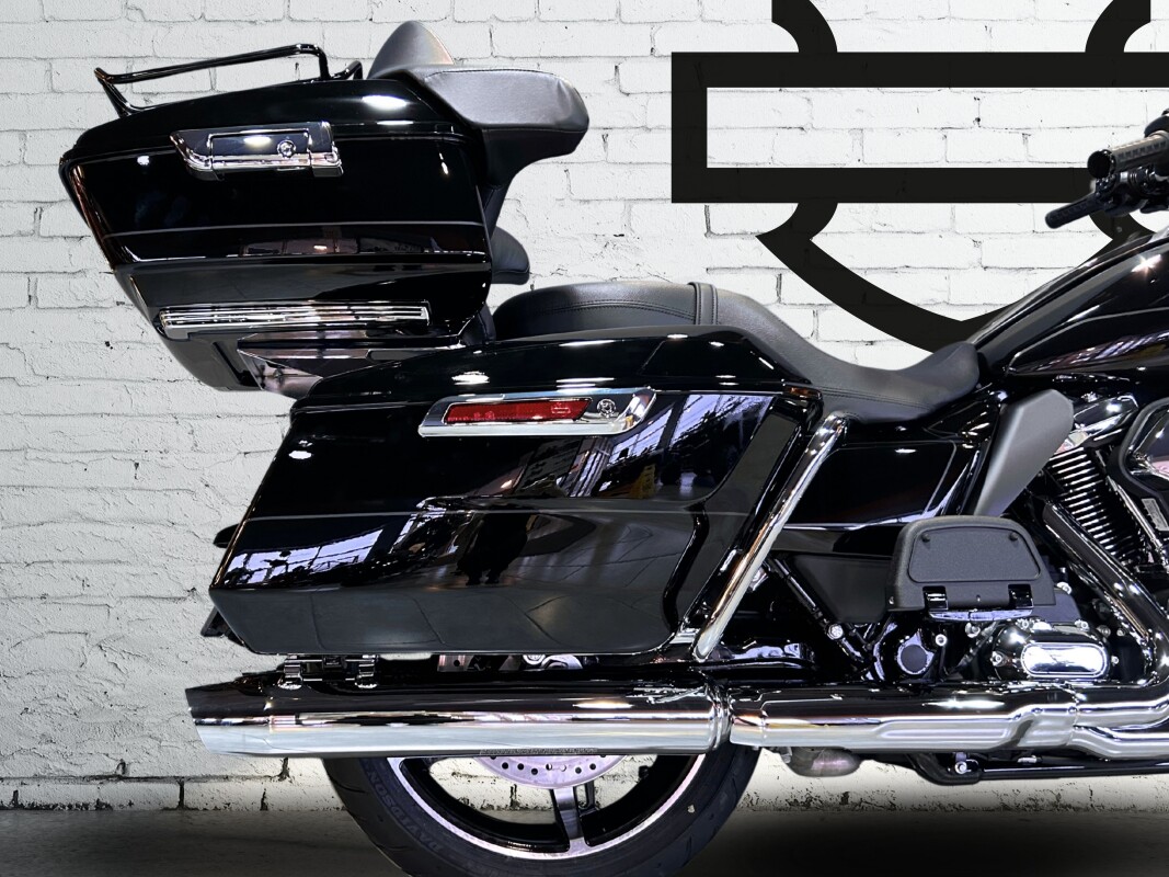 2025 Harley-Davidson Street Glide Ultra Vivid Black - Photo 5
