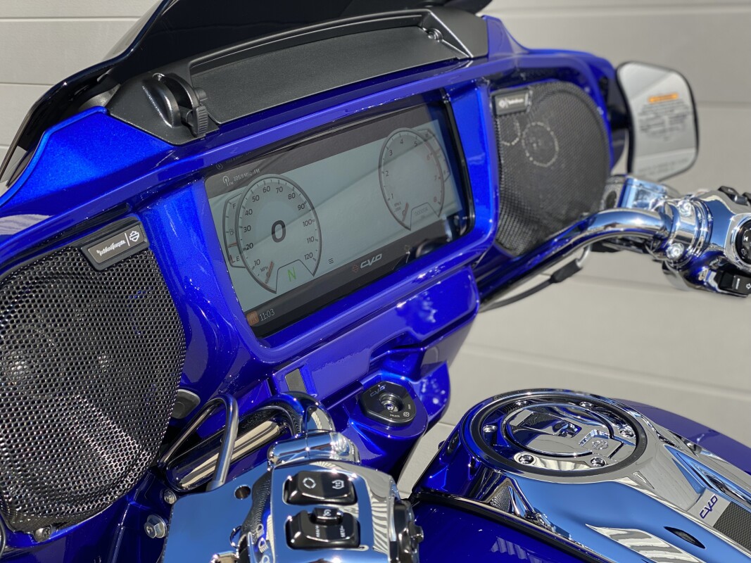 2025 Harley-Davidson CVO Street Glide - Photo 9