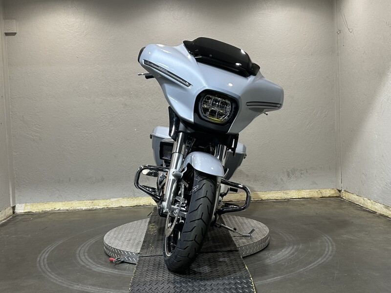 Harley-Davidson Street Glide 2025 FLHX 84539951 ATLAS SLV MTLIC - Photo 4