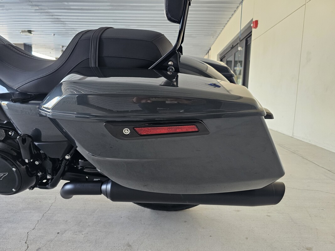 2025 Harley-Davidson Street Glide - Photo 10
