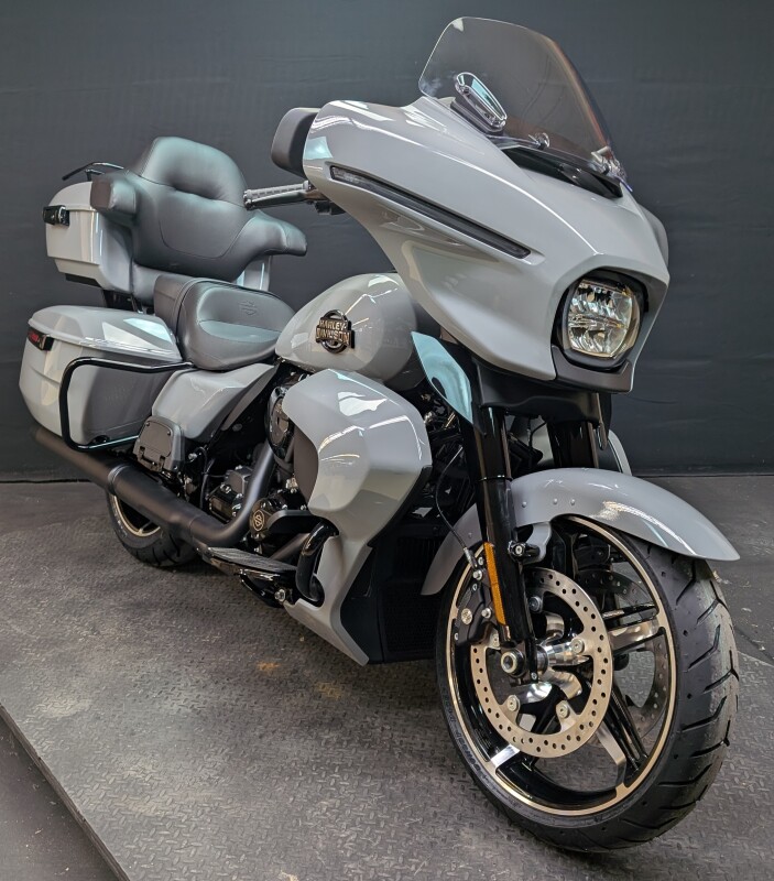Harley-Davidson Street Glide Ultra 2025 FLHXU Billiard Gray - Photo 2