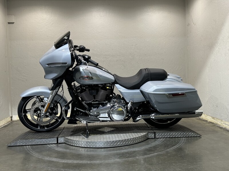 Harley-Davidson Street Glide 2025 FLHX 84540387DT ATLAS SLV MTLIC - Photo 6