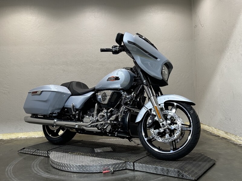 Harley-Davidson Street Glide 2025 FLHX 84539951 ATLAS SLV MTLIC - Photo 3