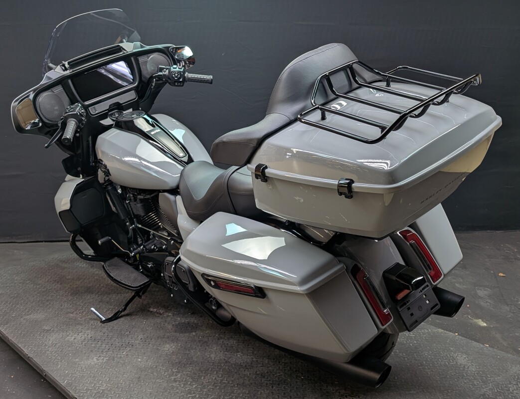 Harley-Davidson Street Glide Ultra 2025 FLHXU Billiard Gray - Photo 6