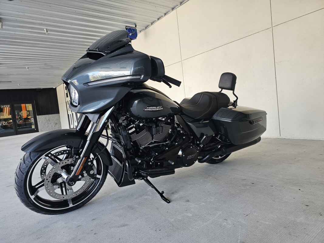 2025 Harley-Davidson Street Glide - Photo 8