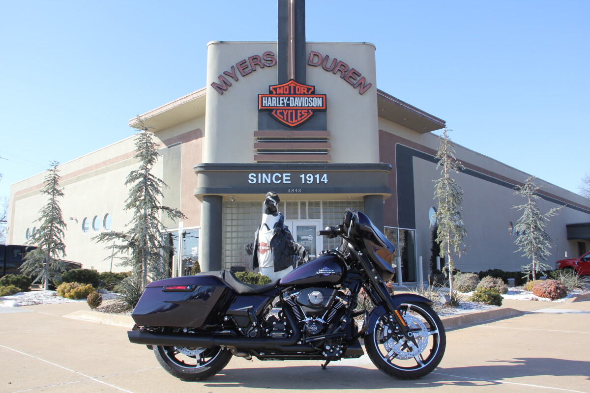 2025 Harley-Davidson Street Glide Mystic Shift - Black Finish
