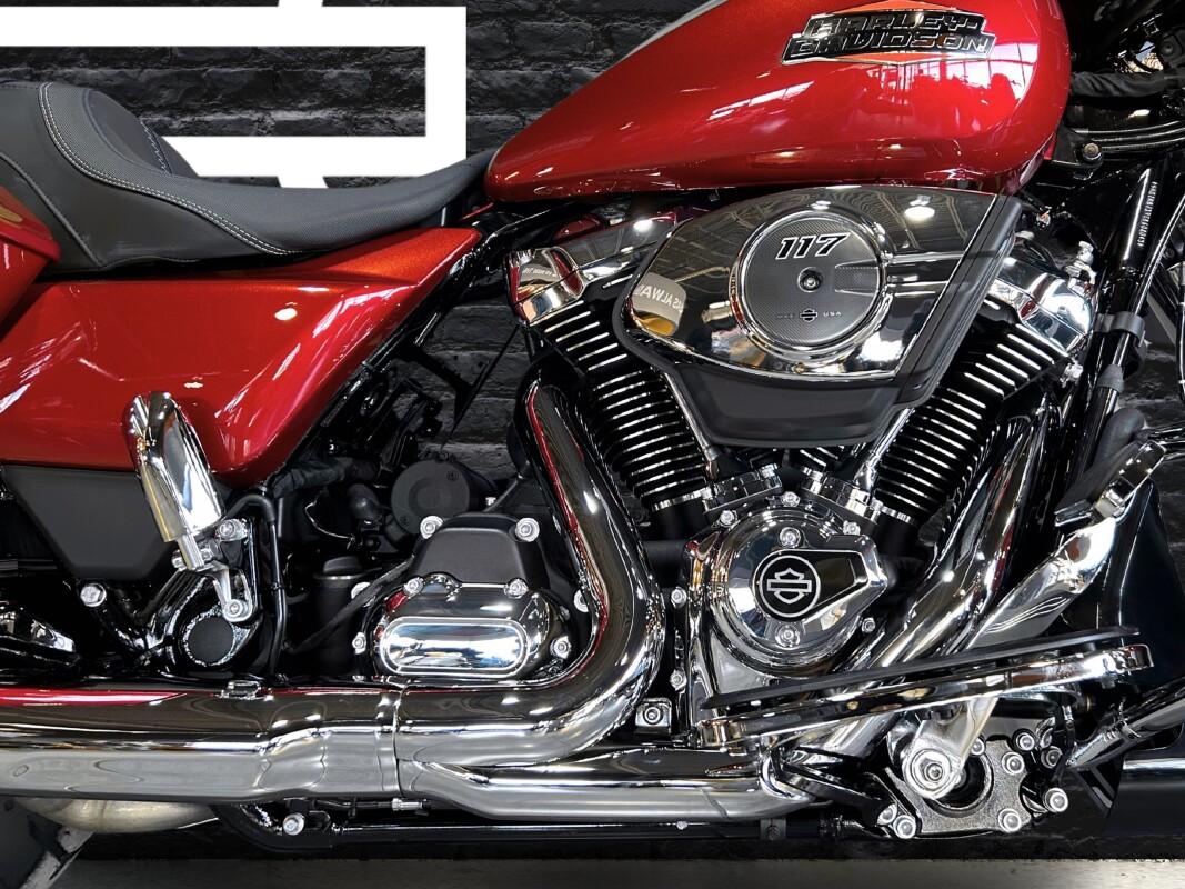 2025 Harley-Davidson Street Glide Brilliant Red - Photo 4