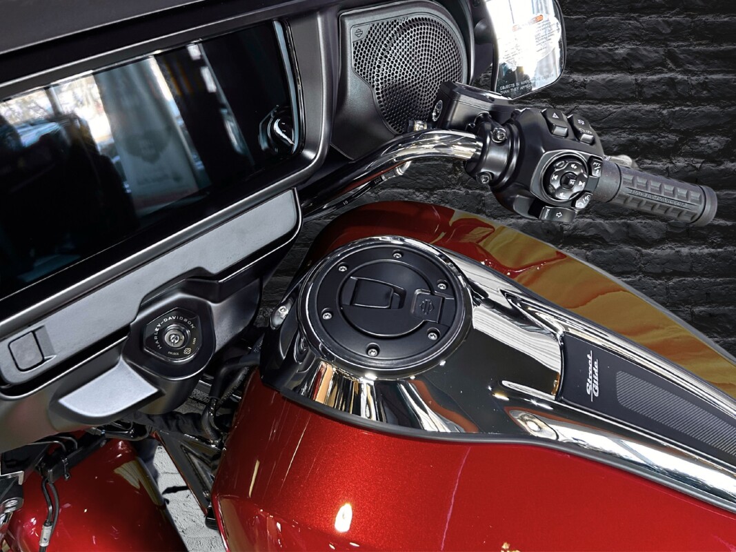 2025 Harley-Davidson Street Glide Brilliant Red - Photo 9