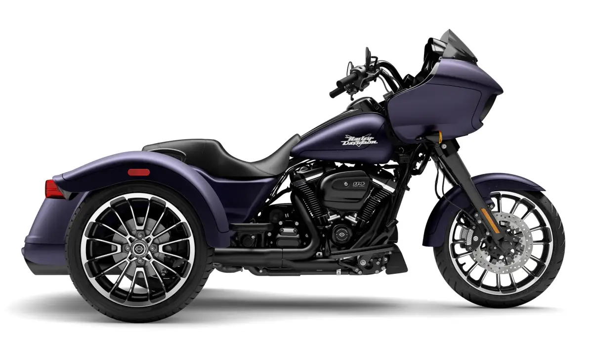 2025 Harley-Davidson<sup>®</sup> Road Glide<sup>®</sup> 3 Purple Abyss Denim w/Cast Wheels