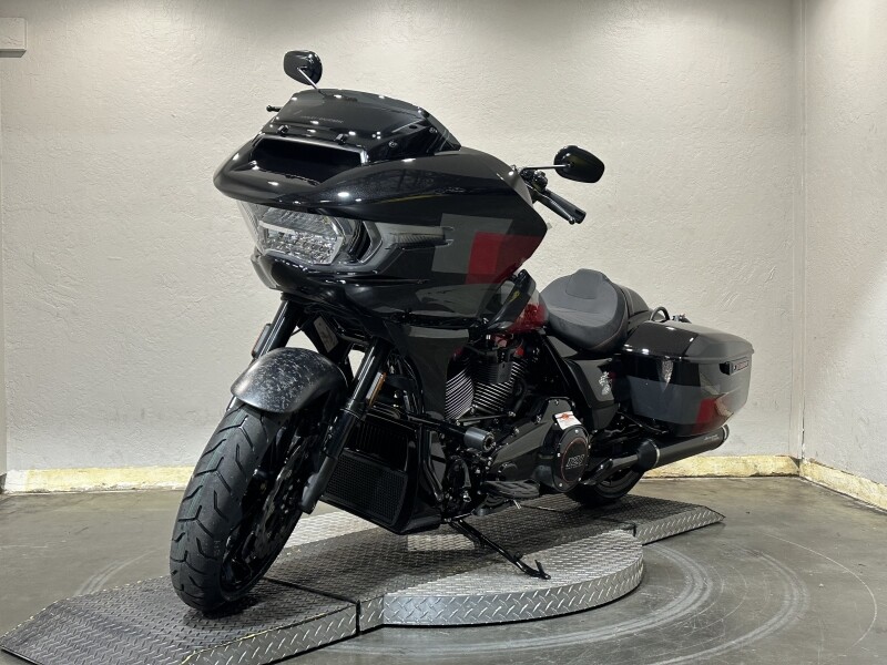 Harley-Davidson CVO Road Glide ST 2025 FLTRXSTSE 84555069 HOT LAP - Photo 4