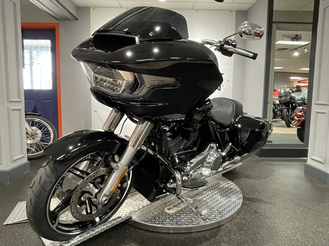 2025 Harley-Davidson Road Glide - Photo 4