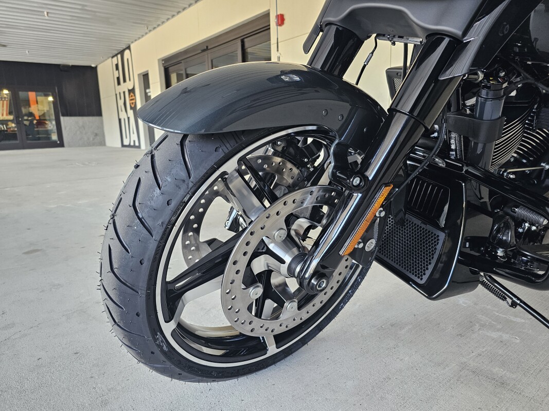 2025 Harley-Davidson Street Glide - Photo 6