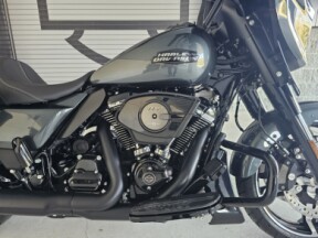 2025 Harley-Davidson<sup>®</sup> Street Glide® thumb 3