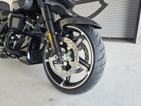 2025 Harley-Davidson<sup>®</sup> Street Glide® thumb 1
