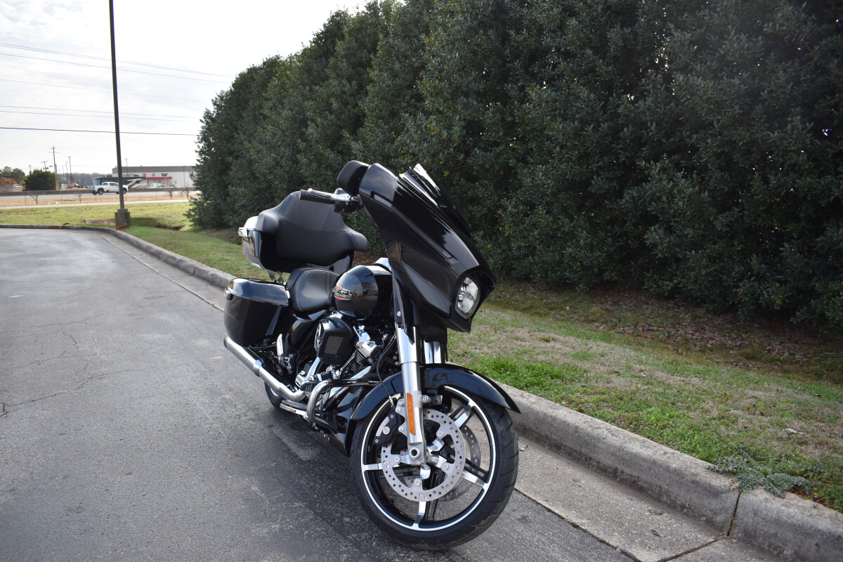 2025 Harley-Davidson Street Glide - Photo 4