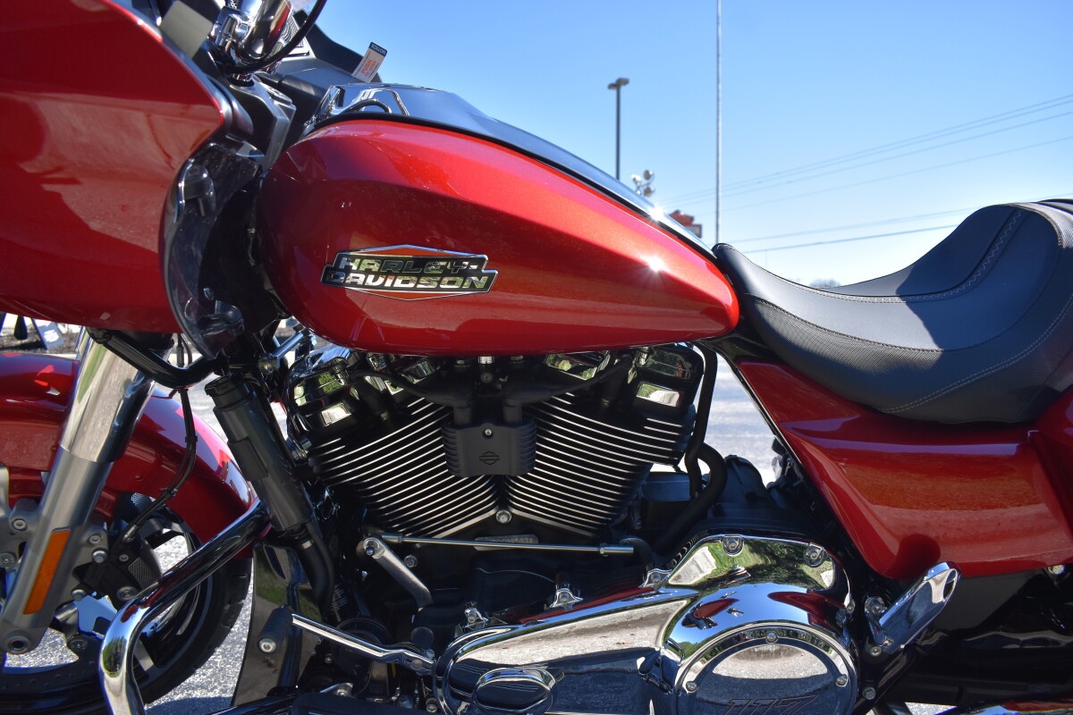 FLTRX 2025 Road Glide - Photo 8