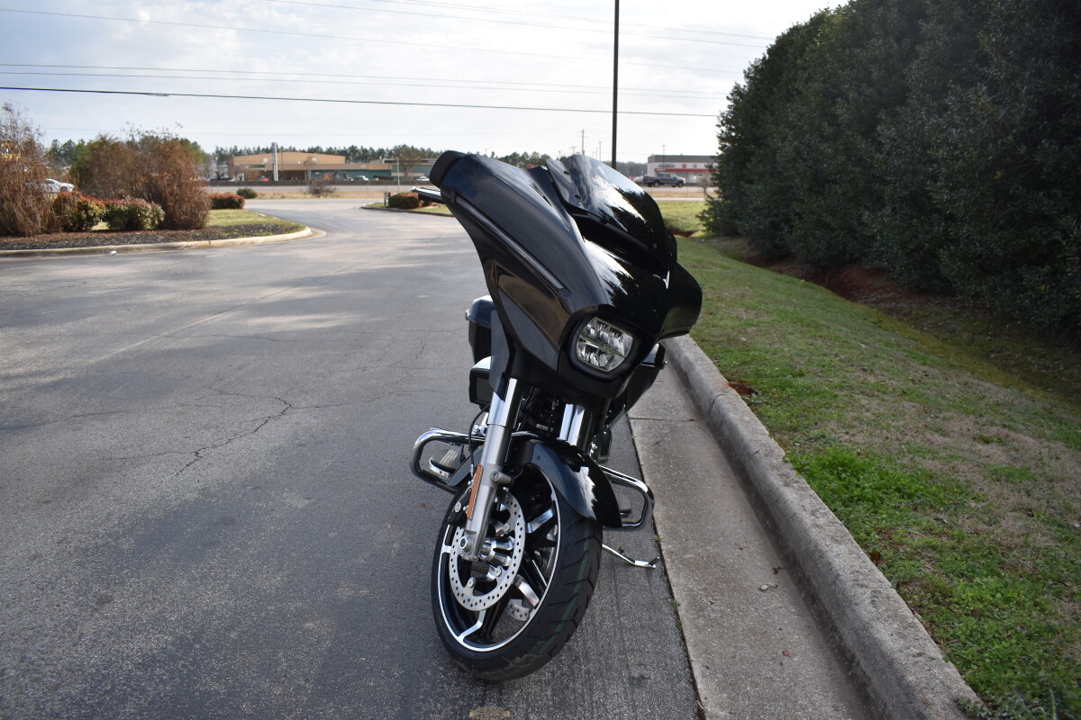 2025 Harley-Davidson Street Glide - Photo 5