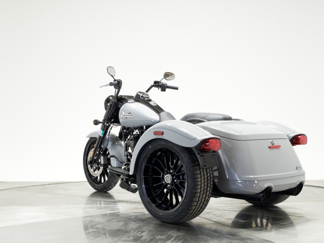 2025 Harley-Davidson FLRT Freewheeler in Billiard Gray - Photo 9
