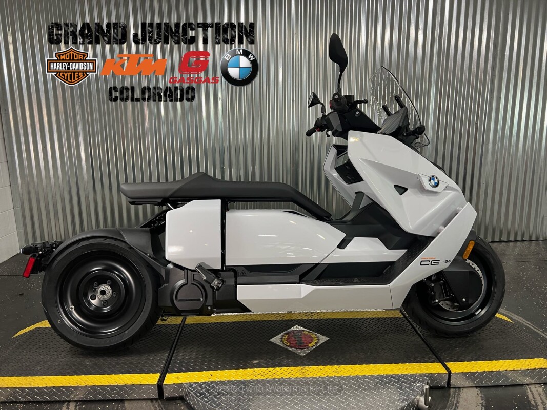 2024 BMW CE 04