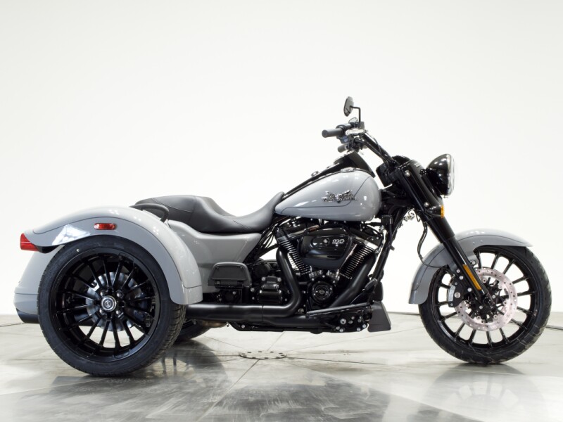 2025 Harley-Davidson FLRT Freewheeler in Billiard Gray